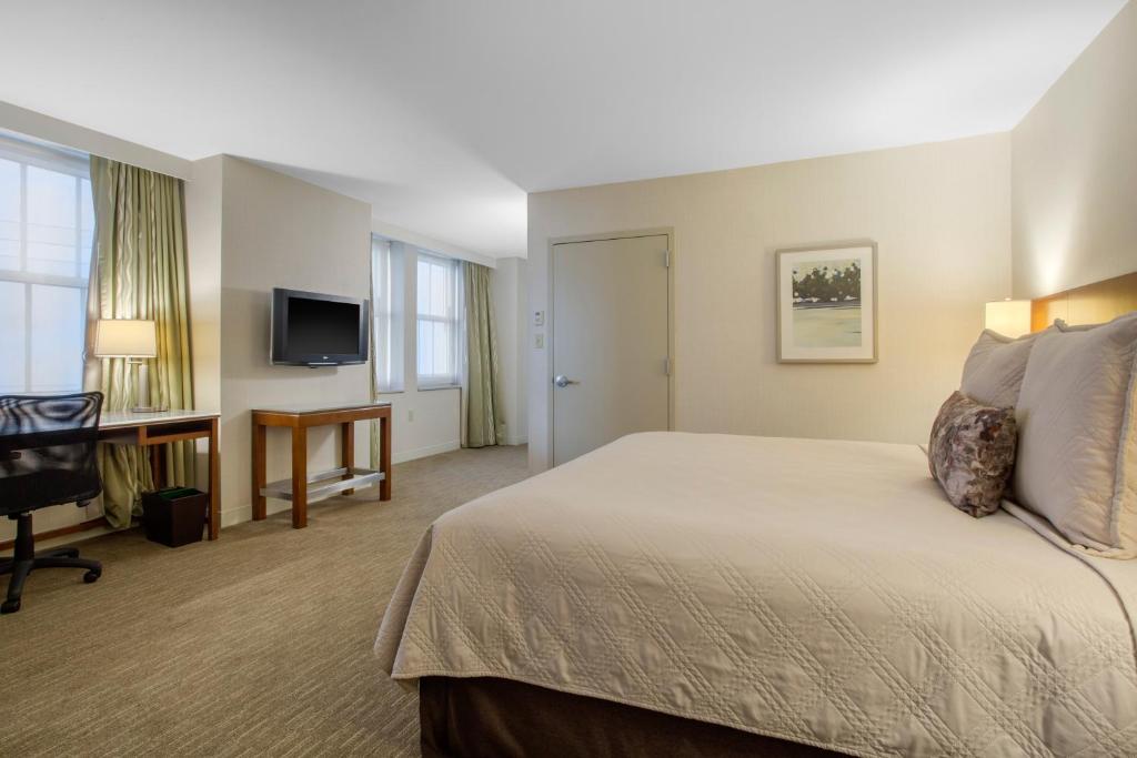 Omni Providence - 