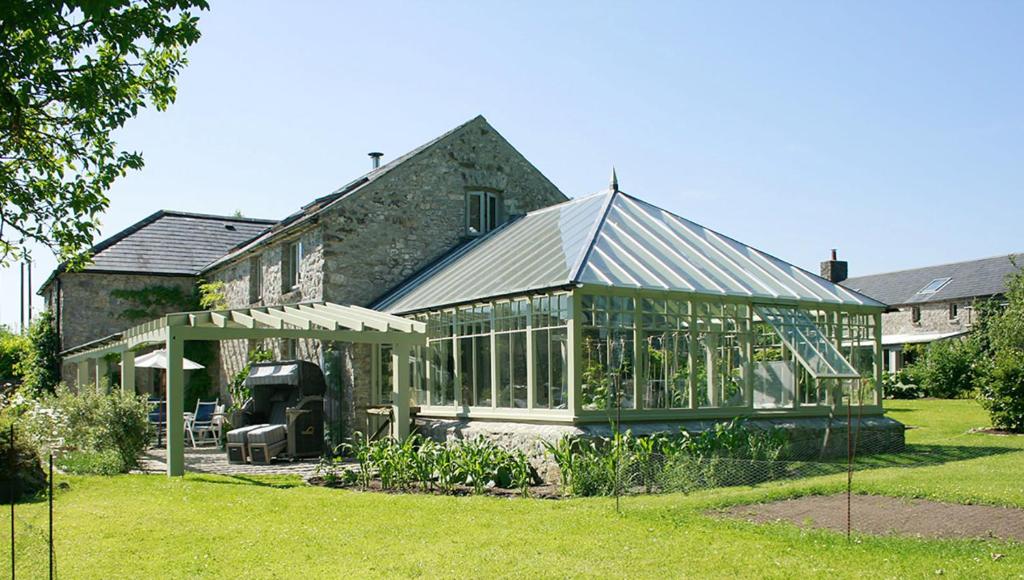 4 bedrooms house with enclosed garden and wifi at Ballymote - Housity