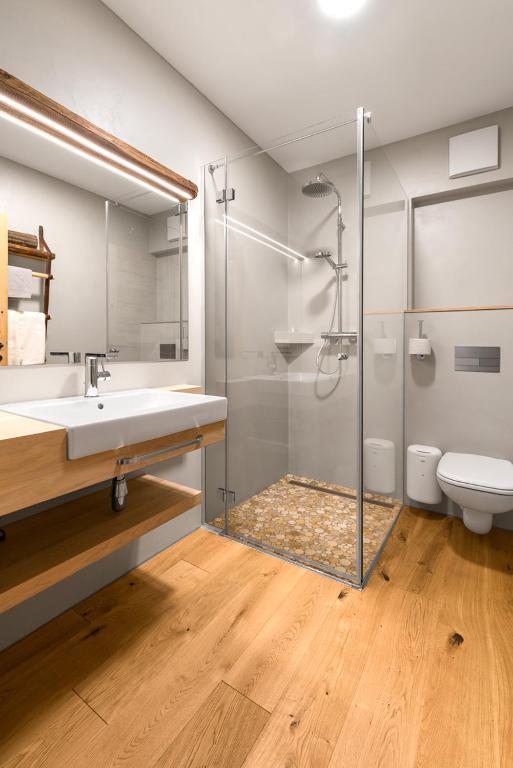 A bathroom at Jacky's Mühle
