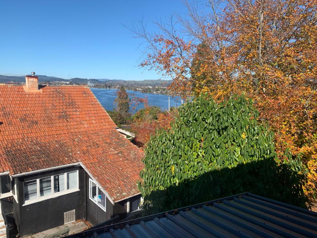 Lake view family Lodge up tp 14 people - Resim 19