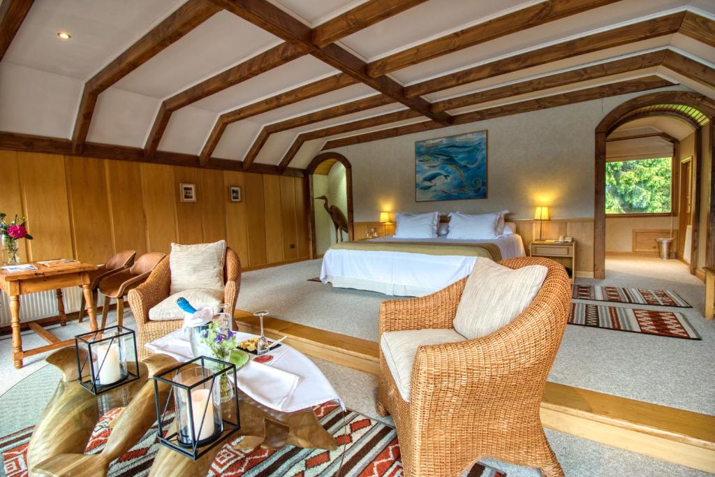 Postel nebo postele na pokoji v ubytování Puyuhuapi Lodge & Spa