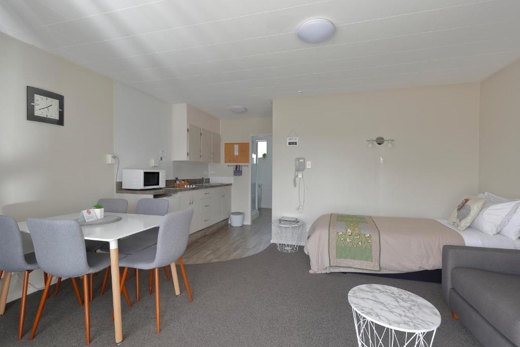 Kuchyň nebo kuchyňský kout v ubytování Aden Motel