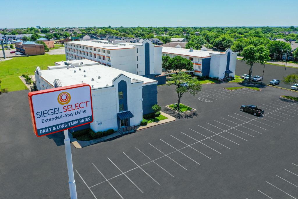 Siegel Select Dallas, Dallas (updated prices 2024)