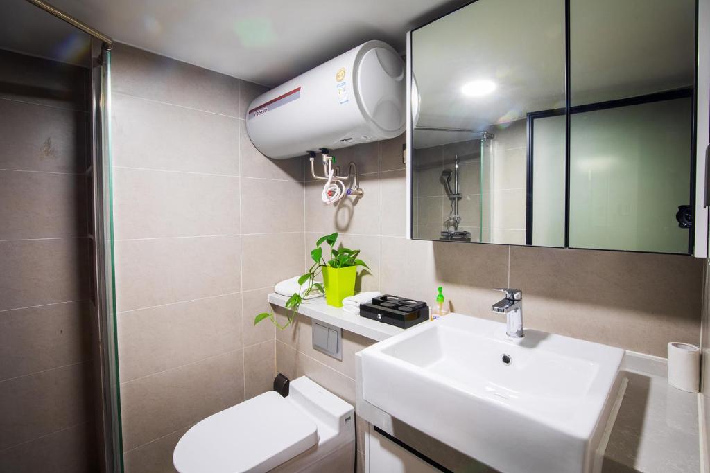 Koupelna v ubytování Shenzhen Fashion LOFT Apartment