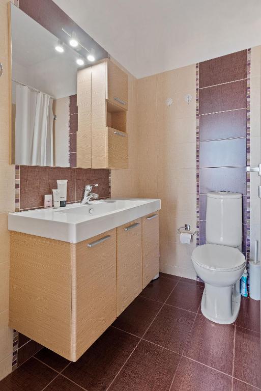 A bathroom at Almyrida Panorama view house BY APOKORONAS-VILLAS