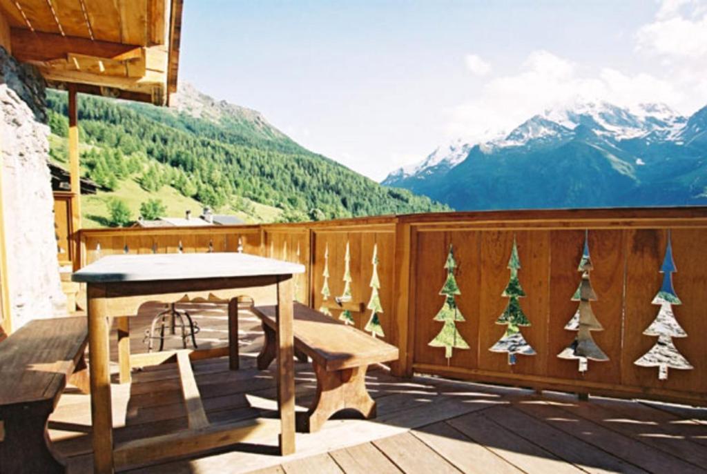 Foto da galeria de Chalet de 5 chambres avec jardin amenage et wifi a Sainte Foy Tarentaise a 1 km des pistes em Sainte-Foy-Tarentaise