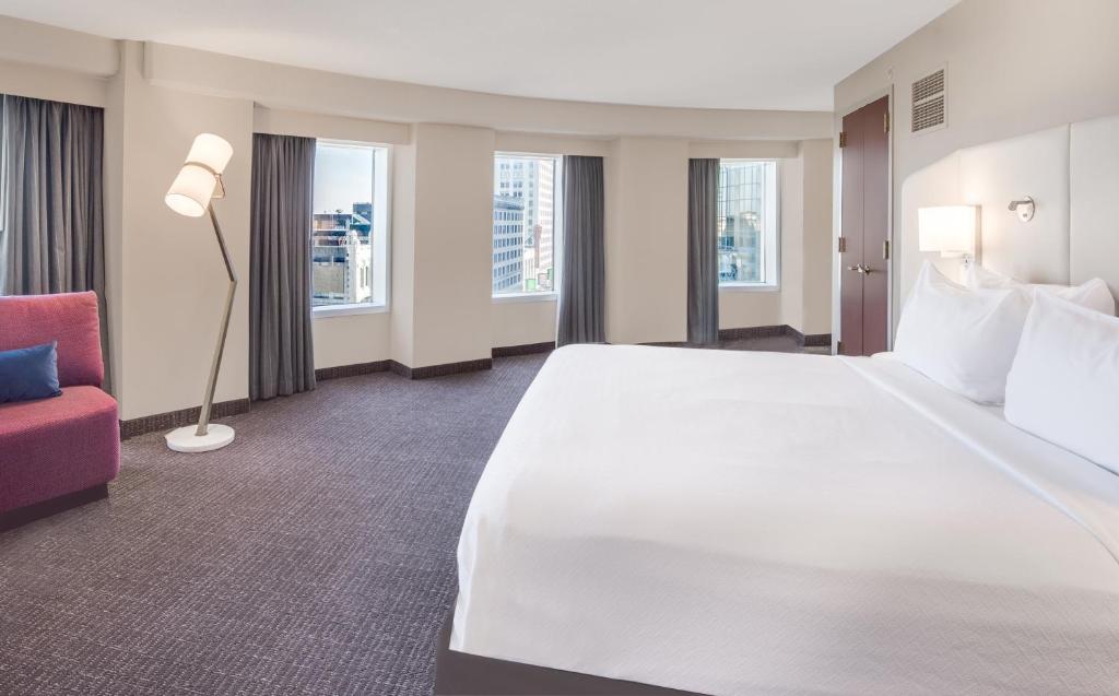 Crowne Plaza Cleveland at Playhouse Square, an IHG Hotel - 