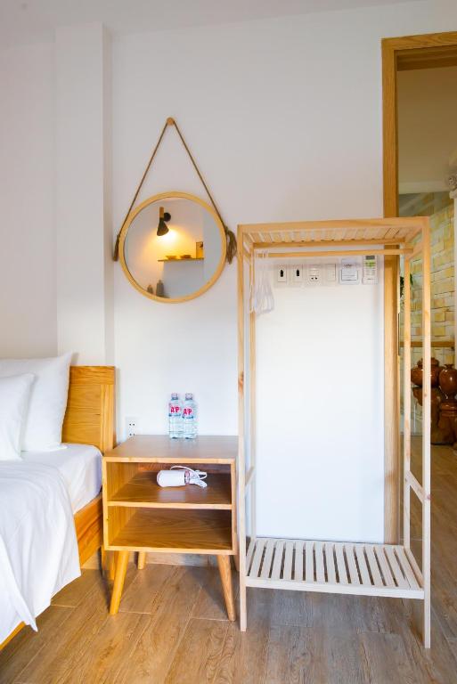 Mộc House Homestay - Deluxe Queen Room