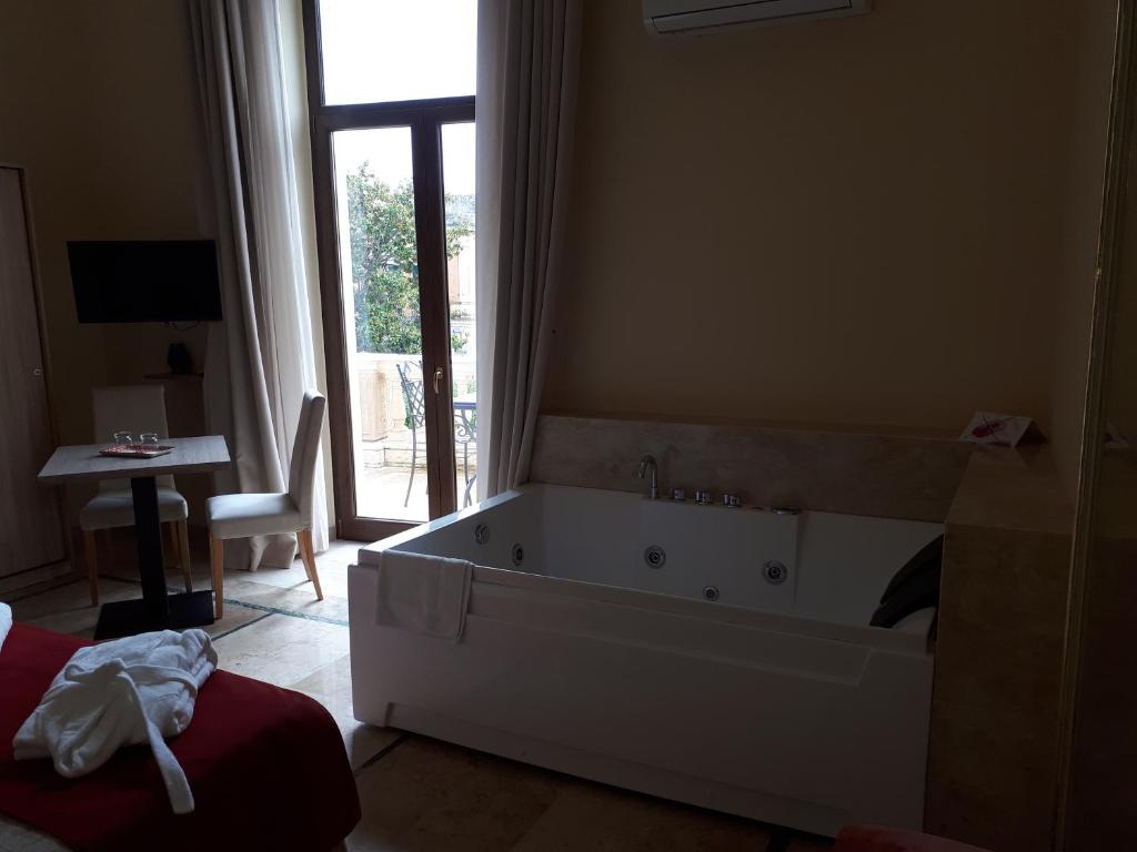 Dimora Charleston Lecce parcheggio privato in loco gratis - 6