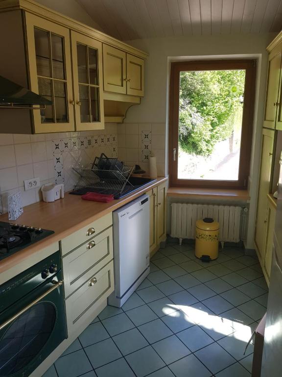 Kuchyň nebo kuchyňský kout v ubytování Maison d'Hôtes "La Pierre Pointue"