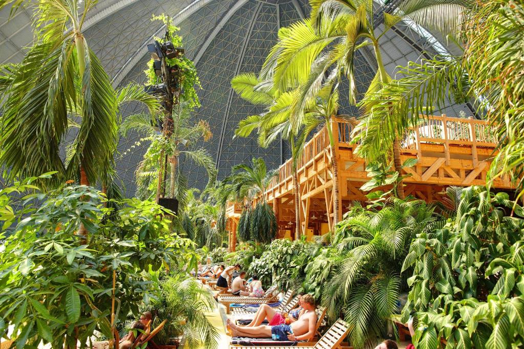 Κήπος έξω από το Tropical Islands