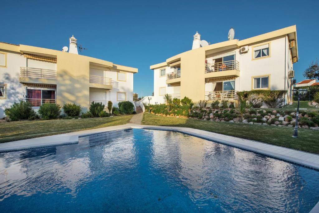 Apt Galé Garden AA by Algarve Villa Holidays