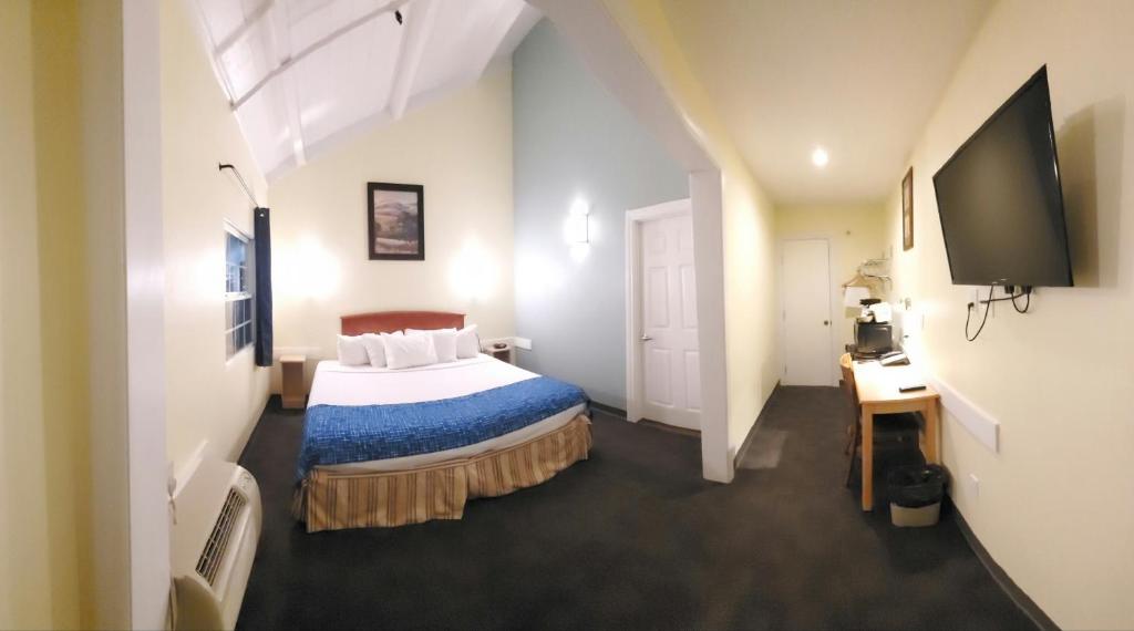 Travelodge by Wyndham Fairfield/Napa Valley - King Room - Non-Smoking