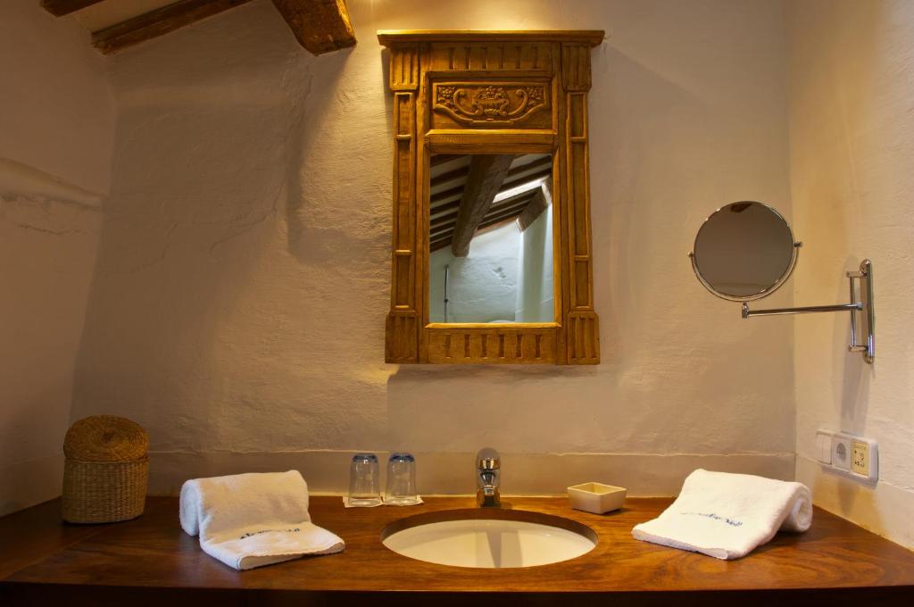 Um banheiro em Alcaufar Vell Hotel Rural & Restaurant