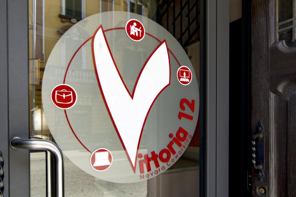 Certyfikat, podpis lub inny dokument wystawiony w obiekcie V12 Apartments - Vittoria 12