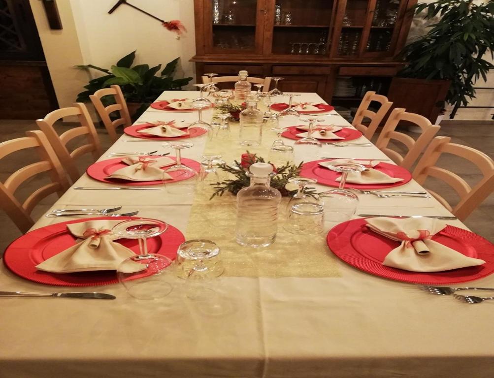 Reštaurácia alebo iné gastronomické zariadenie v ubytovaní Agriturismo Diaccia Botrona