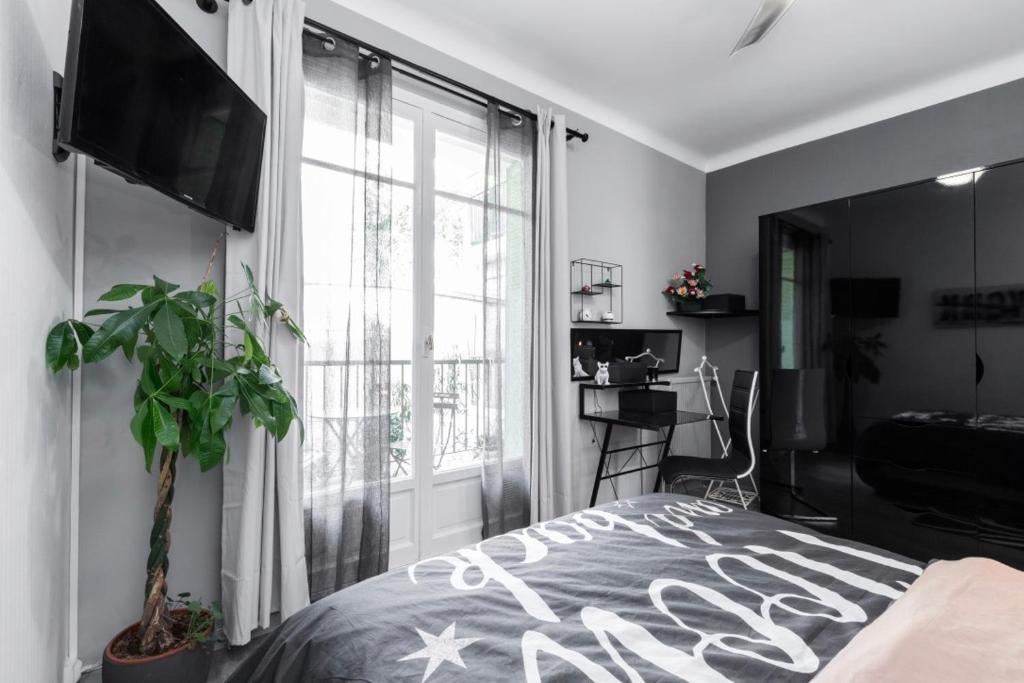 Beau 3 pièces, 7 pers, 2 terrasses, centre, calme, sécurité - Two-Bedroom Apartment