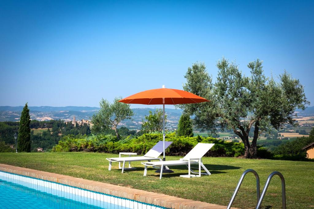 Bazén v ubytování Agriturismo Le Cerque nebo v jeho okolí