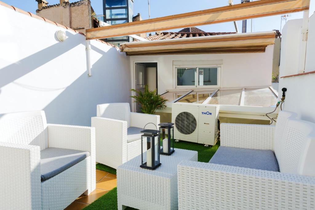 Apartment with 2 bedrooms in Malaga with wonderful mountain ...