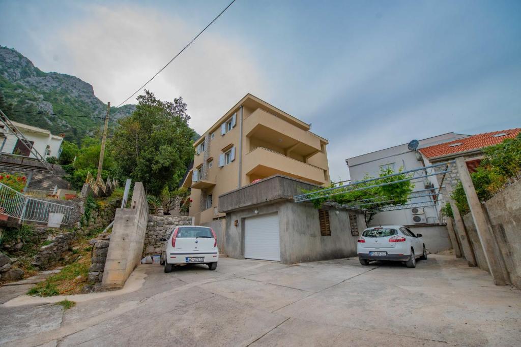 El edificio en el que está el departamento