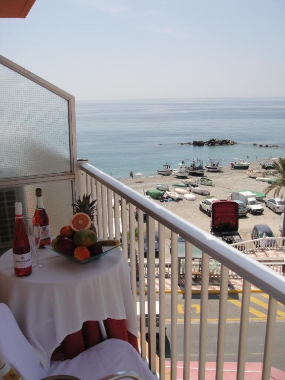 Widok na morze z tego hotelu