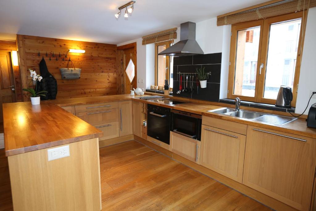Kuchyň nebo kuchyňský kout v ubytování Chalet Mavambo