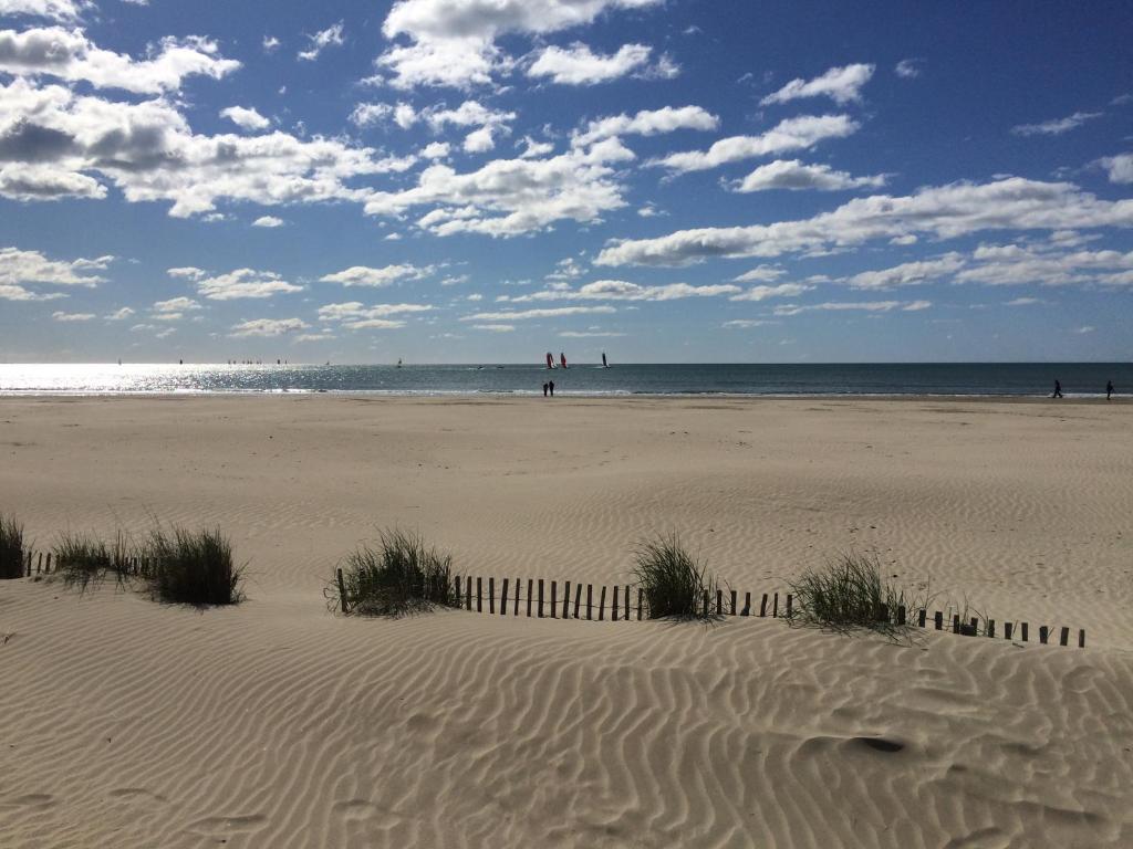 P2 Couchant 2 étoiles La Grande Motte 5 min Plage-Parking privatif, La  Grande Motte – Tarifs 2023