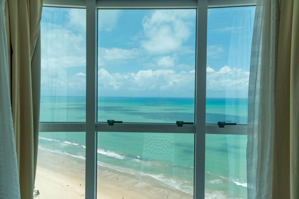  RAD2704 Wonderful oceanfront flat in Boa Viagem