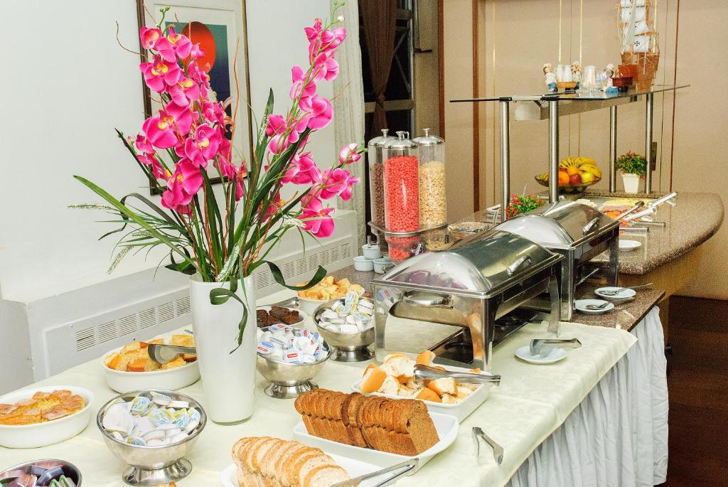  Caravelle Palace Hotel