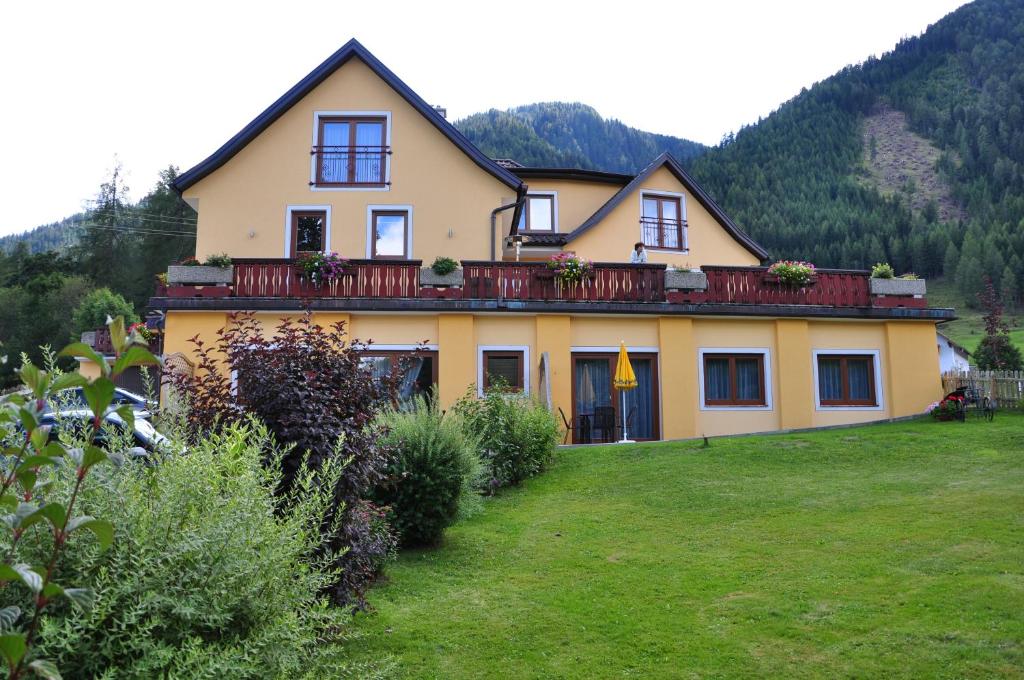 Foto dalla galleria di Pension Waldheim a Mauterndorf