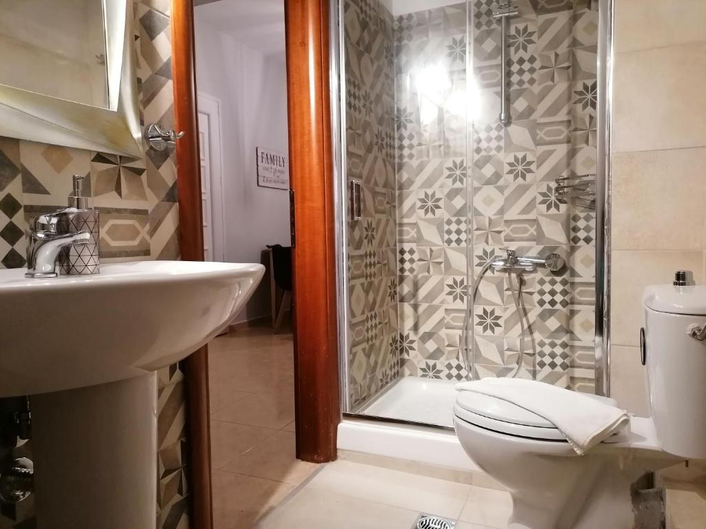A bathroom at Green Island Residence