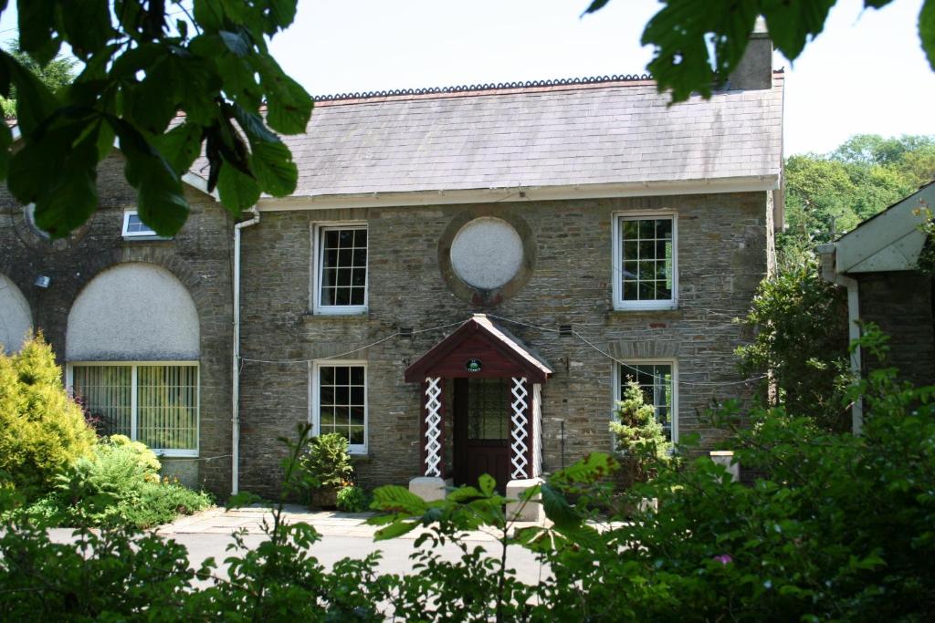 Swansea Valley Holiday Cottages - 