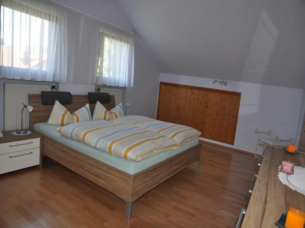 Postel nebo postele na pokoji v ubytování Ferienwohnung Lore