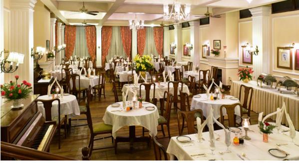 Restaurace v ubytování The Elgin Silver Oaks - Heritage Resort & Spa