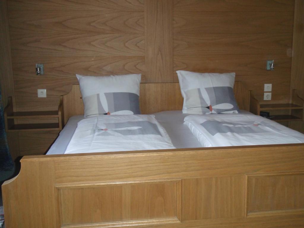 Telfer Stubm - Triple Room