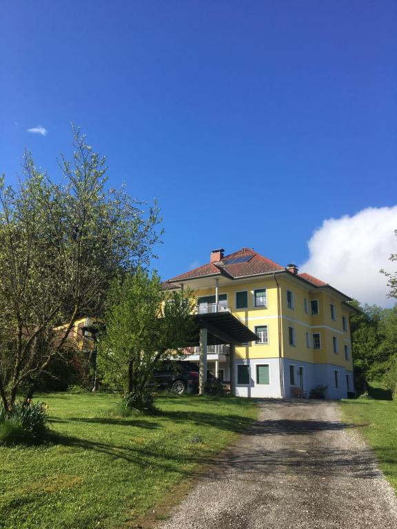 The building in which Az apartmant is located