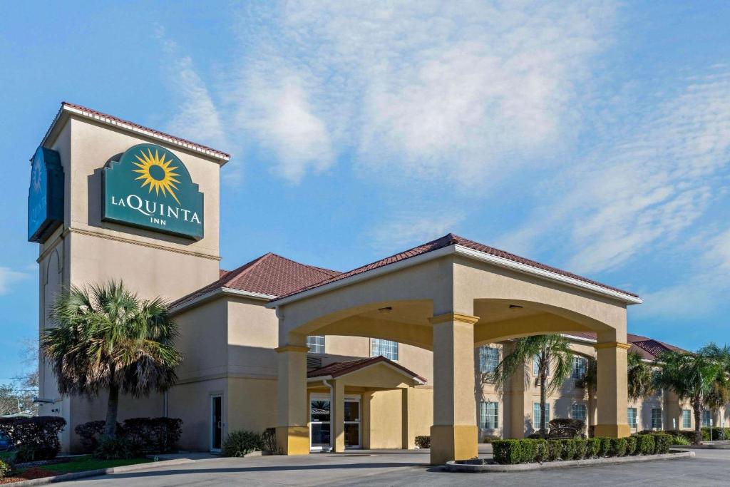 a la quinta inn suites at La Quinta by Wyndham Morgan City in Morgan City