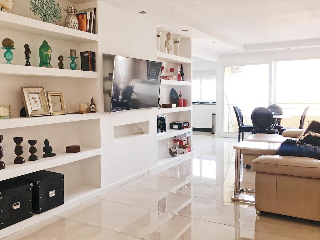 The White Apartment: Luxury, Beach and Design, Valencia ...