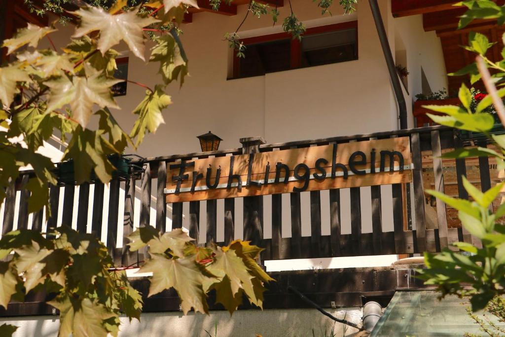 Balkón nebo terasa v ubytování B&B Frühlingsheim