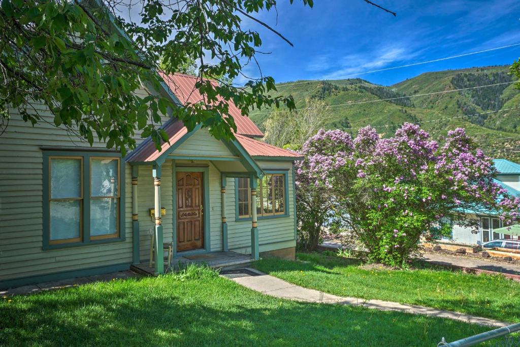 Foto dalla galleria di Victory Victorian House - Walk to Dtwn Glenwood! a Glenwood Springs