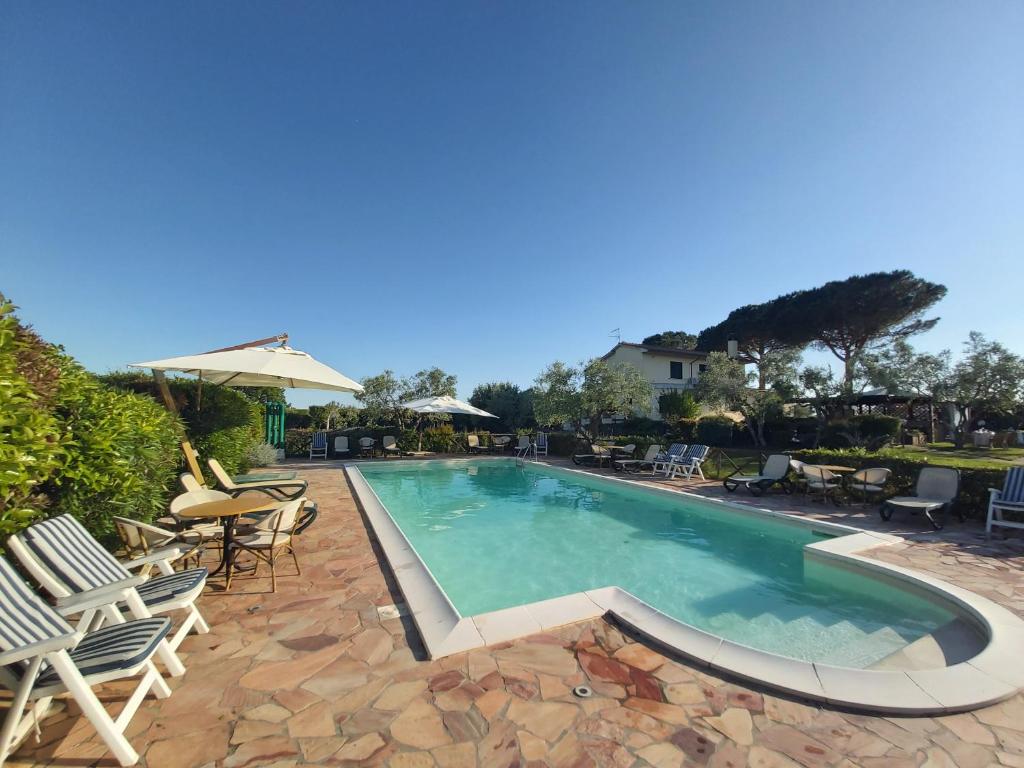 Bazén v ubytovaní Agriturismo - B&B L'Acquacotta alebo v jeho blízkosti