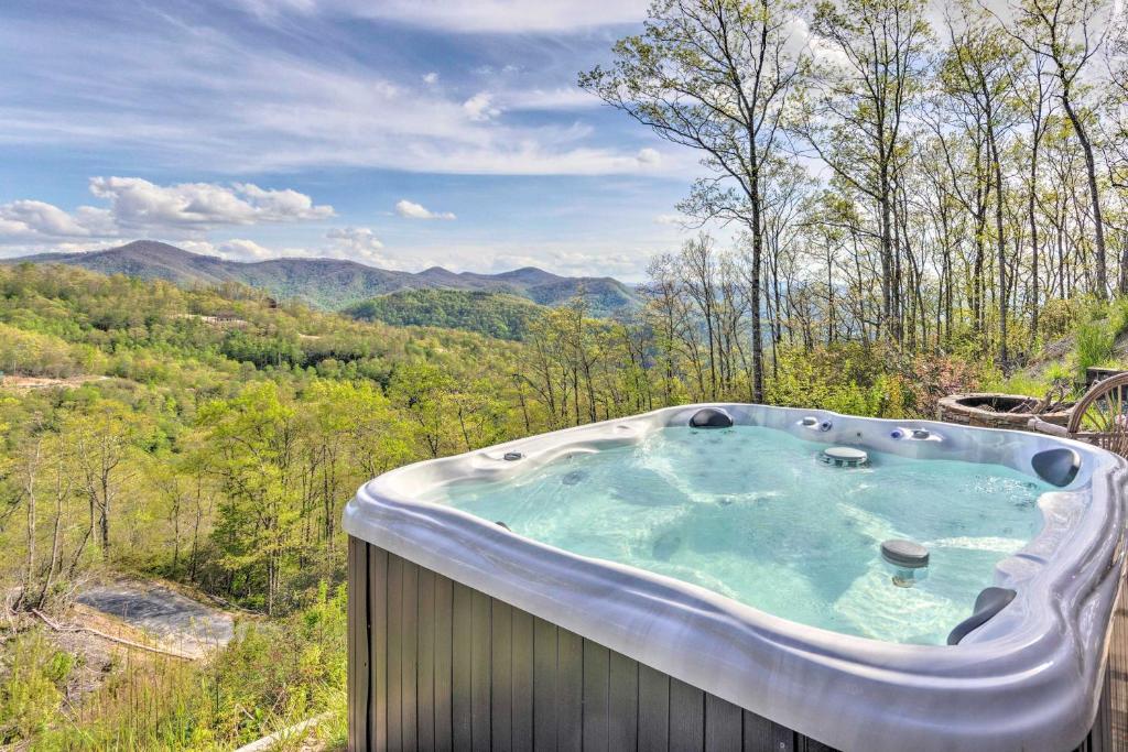 Elevated Cabin Bordering Smoky Mountain Natl Park, Bryson City – Updated  2023 Prices
