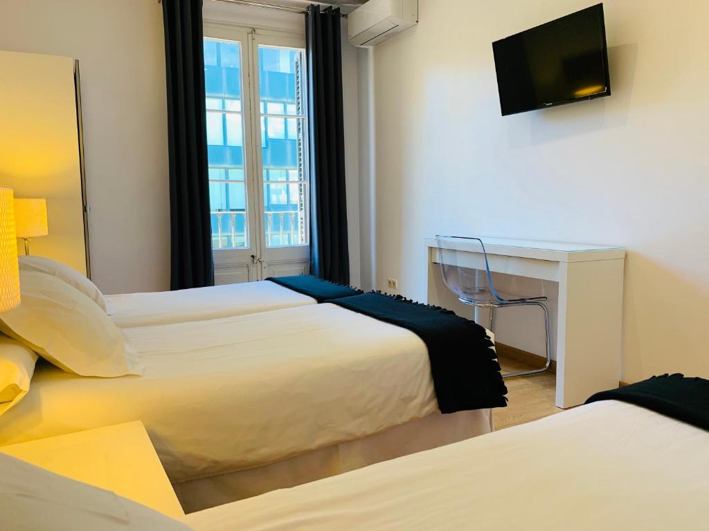 APTBCN Super Balmes Guest House, Barselona – Güncel 2023 ...