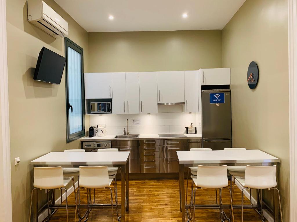 Super Balmes Guest House