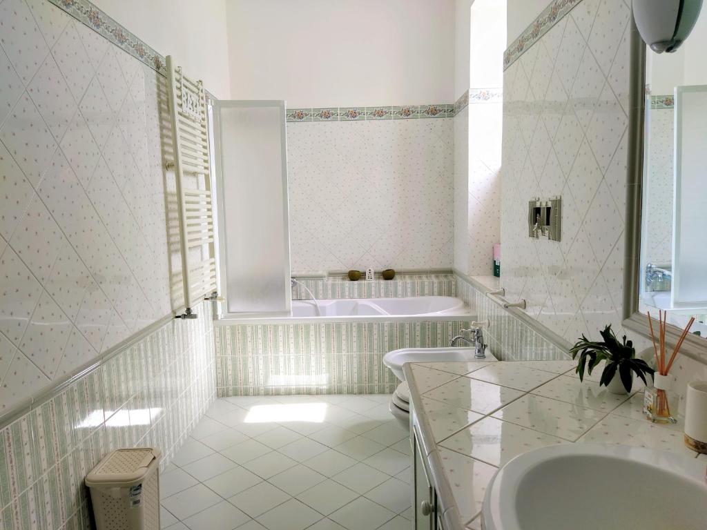 Kúpeľňa v ubytovaní Il Ciliegio Holiday Apartment With Garden