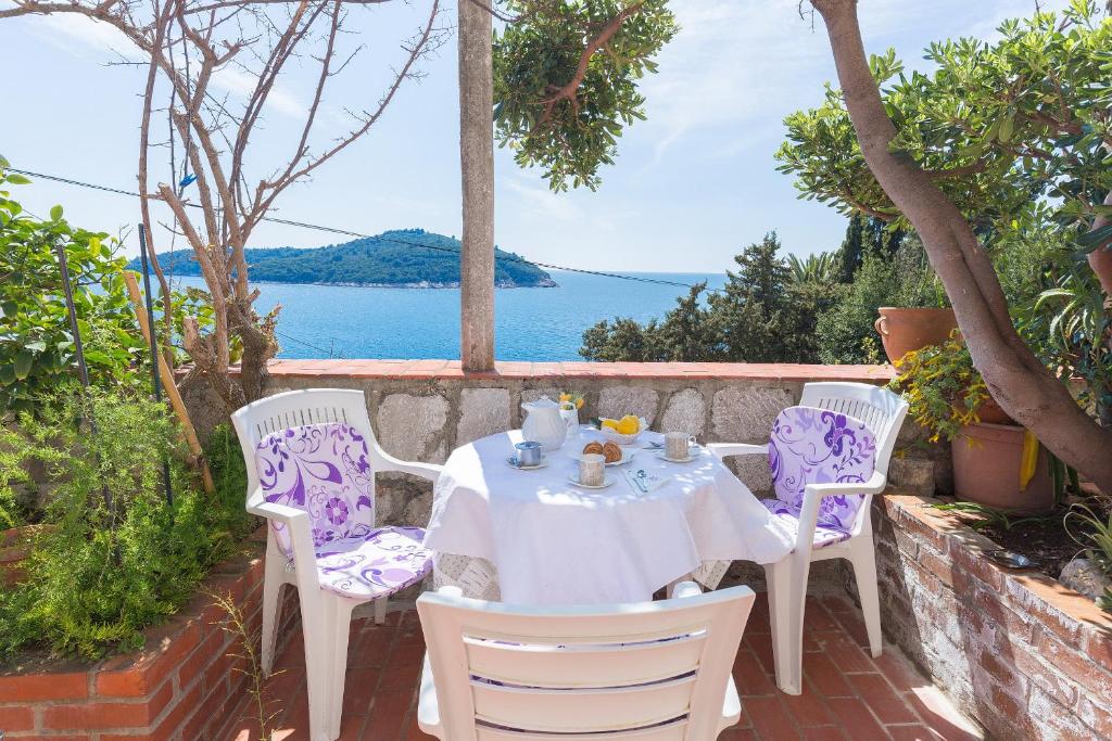 ห้องอาหารหรือที่รับประทานอาหารของ Adriatic Star Apartments