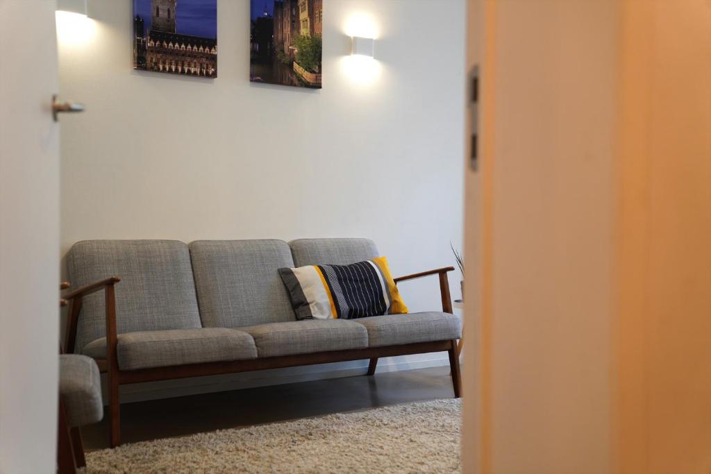 Posezení v ubytování Well-situated and Comfortable Home
