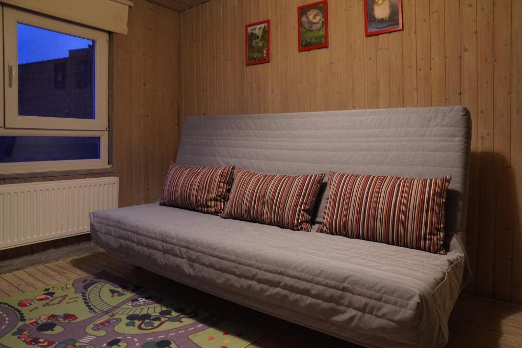Posezení v ubytování Well-situated and Comfortable Home