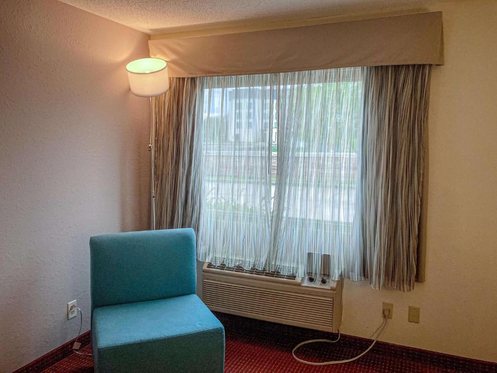 Posezení v ubytování Motel 6 Elkhart, IN