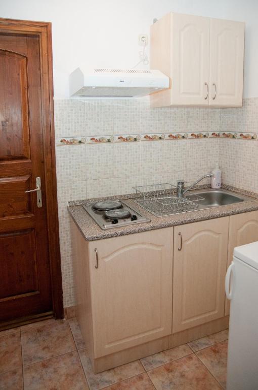 Kuchyňa alebo kuchynka v ubytovaní Apartments Yowan